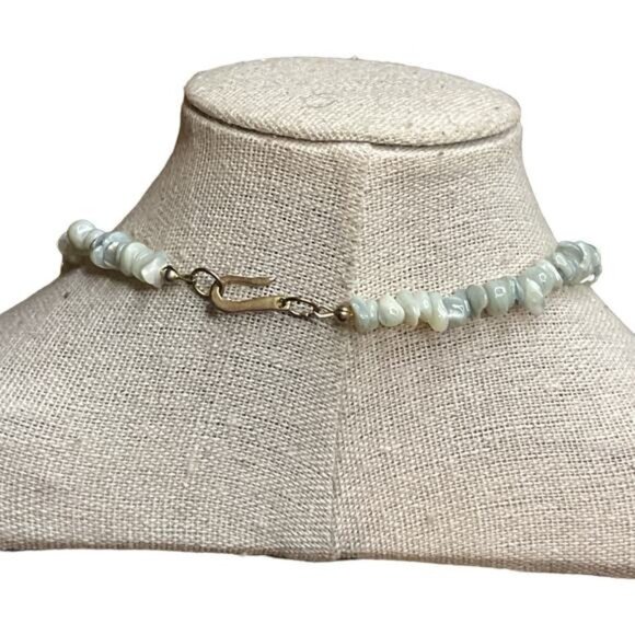 Natural Iridescent Mother Of Pearl Shell Chip Necklace With Gold-Tone Clasp - 18 - Picture 3 of 4